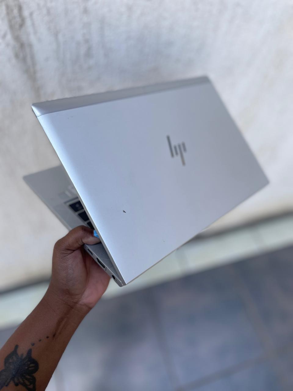 HP Elitebook 830 g7 - Image 2